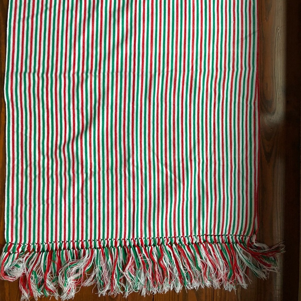 Beautiful Handmade Red, Green, White Scarf 🧣 - Picture 6 of 6